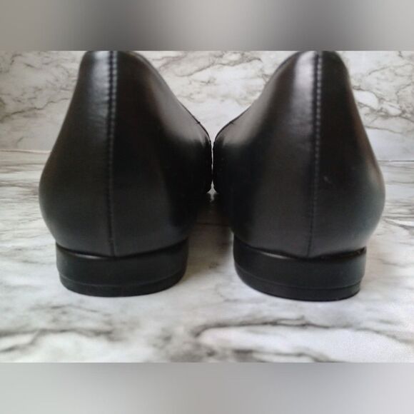 Naturalizer Black Pointed Toe Slip Ons Size 7M - Picture 9 of 9